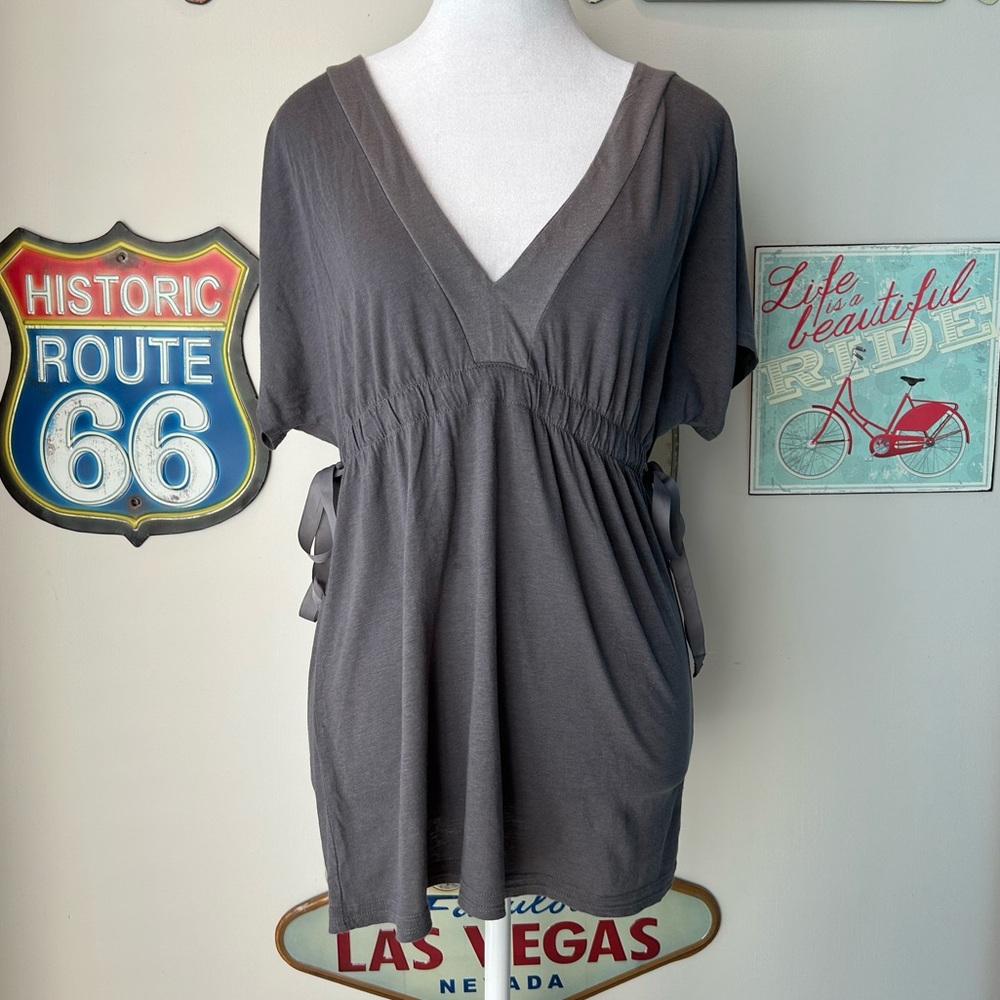 American Eagle Gray Ribbon Top